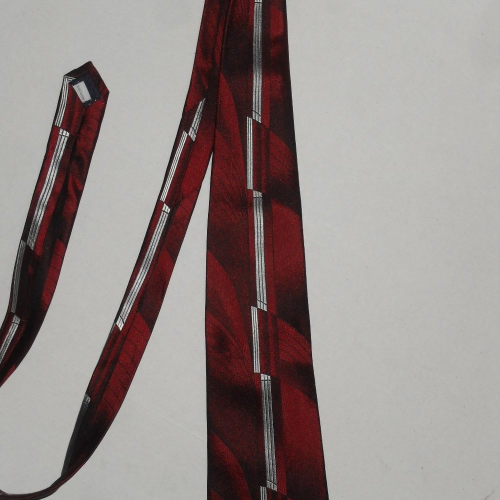 Pierre Cardin men's vintage tie 60 inches 100%silk